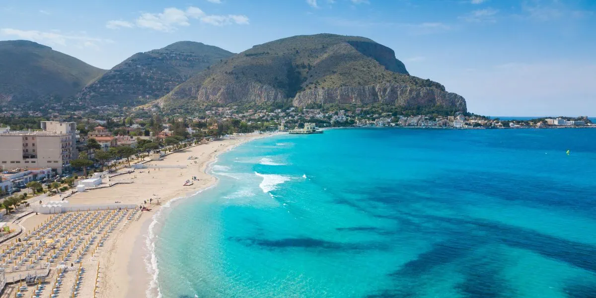 5 Praias de Palermo com Águas Cristalinas
